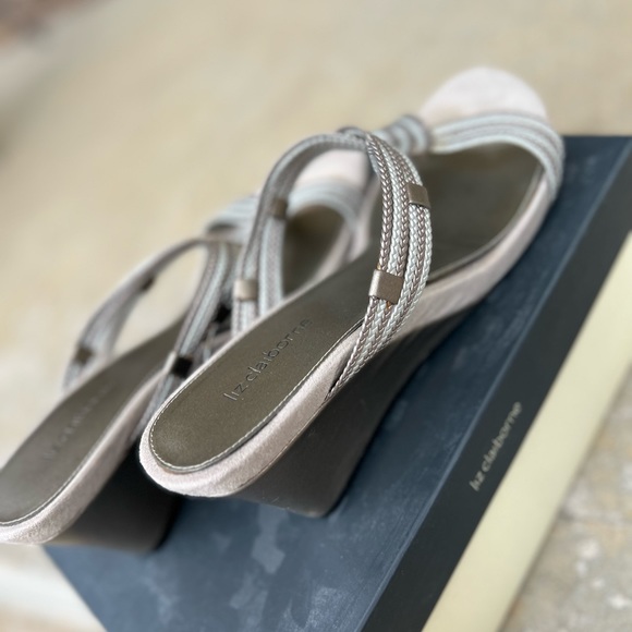 Liz Claiborne Sandals ☀️ - Picture 6 of 6